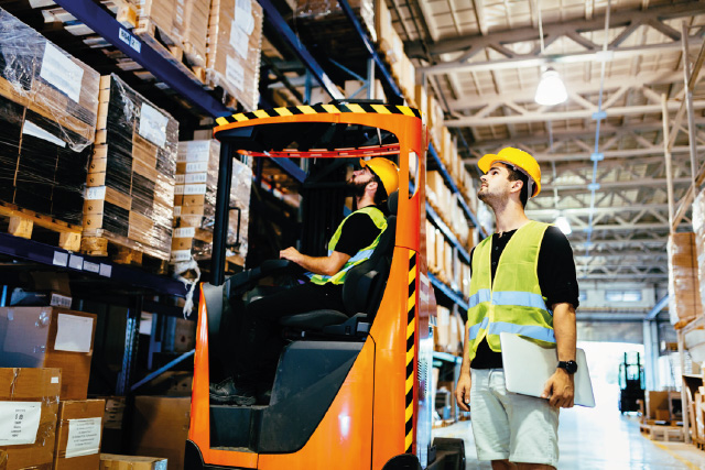 Manobrador de Empilhadores e Outros Equipamentos de Transporte e Elevação de Cargas – 16h
